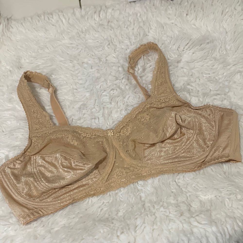 🟢3 for $20——COMFORT Choice underwire lace bra neutral color women’s size 44C